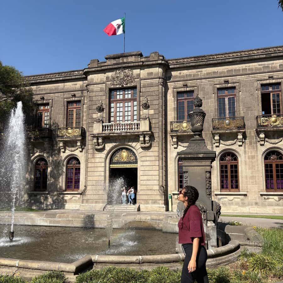 Chapultepec Castle: Private tour with local guide, tickets included - From Chapultepec Forest to the Hilltop Castle: What the Walk Really Adds