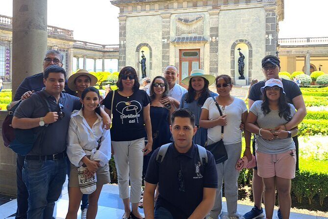 Chapultepec Castle Tour and its surroundings - Audiorama: endemic plants, WWII squadron heroes, then a breathing space