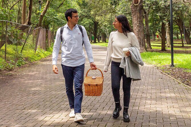 Chapultepec Walking Tour and Picnic - A Short Forest Walk to Bosque de Chapultepec’s Lakeside