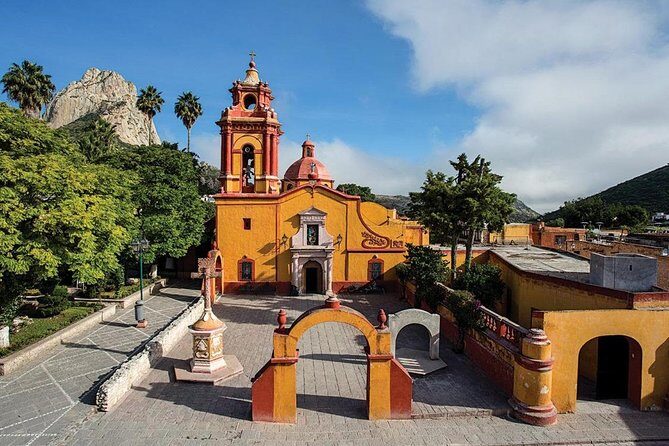 Cheese and Wine Route with 2 Towns, starting from Querétaro - Stop 5: Bernal Magic Town and La Peña Monolith (About 3 Hours)