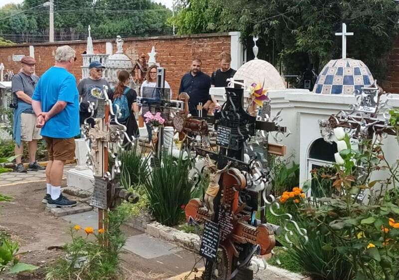 Cholula: Walking Tour with an Archaeologist - Walking the Ancient Center: Understanding the Largest Pyramid in the World