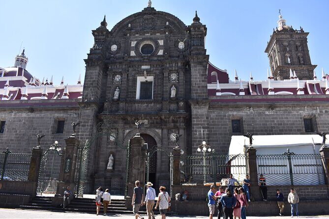 City walking tour in Puebla (private tour) - Mercado El Parián and Callejón de los Sapos: crafts, antiques, and browsing time