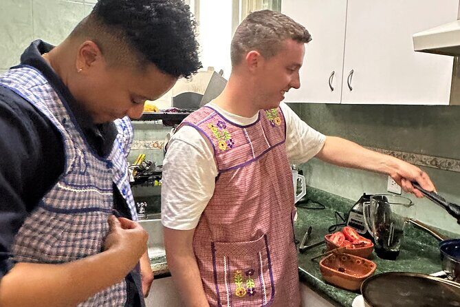 Class of Sauces and Tortillas in Mexico City - Tortillas and quesadillas: learning the base, not just the topping