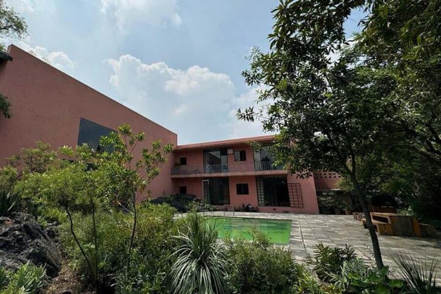 CMDX: Luis Barragan Legacy Exclusive Tour at Casa Pedregal - The 1.5-hour guided architecture walk: light, color, and volcanic stone
