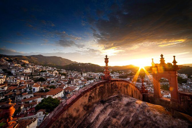 COMBO - Guadalupe Shrine & Teotihuacan Pyramids + Taxco (2 days) - Basilica de Santa Maria de Guadalupe: why that 2-hour block is powerful