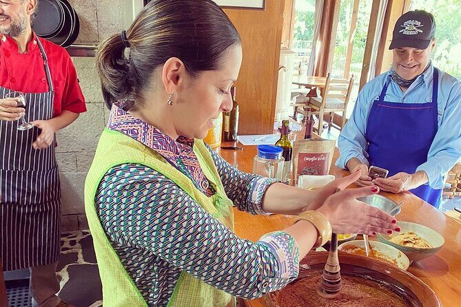 Cook & Dine | Make Authentic Mexican Mole and Salsas in San Miguel de Allende - How the class stays flexible for dietary needs