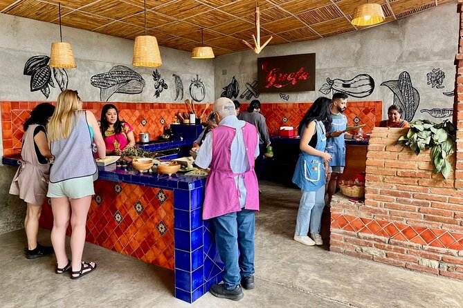 Cooking class with a traditional Oaxacan cook - Breakfast Build: Sauces and Tortillas Made with Your Own Hands