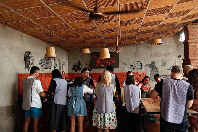 Cooking class with a traditional Oaxacan cook - Dessert and Firewood Flavor: Bananas, Apples, and Seasonal Fruit