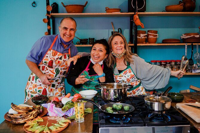Cooking classes from the Isthmus with a Tehuana - Inside Betsaida’s home kitchen: learn by doing, not just watching