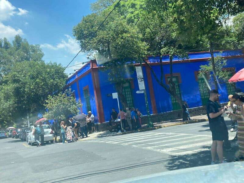 COYOACAN: FRIDA KAHLO STEPS IN COYOACAN AND SAN ANGEL CDMX - Starting at Puerta 5 Viveros de Coyoacán: Easy to Find, Easy to End