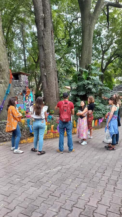 Coyoacan, history and life in a magical neighborhood - Meeting at El Olvidado: how the tour starts smoothly