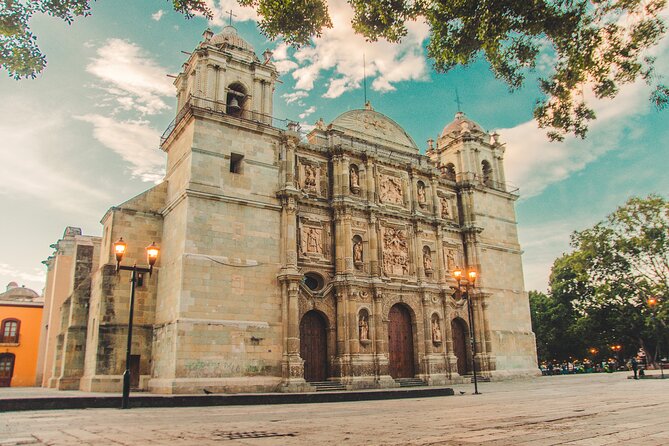 Culture, History and Food in Oaxaca City - Mercado Benito Juárez: Where Oaxaca Ingredients and Crafts Feel Immediate