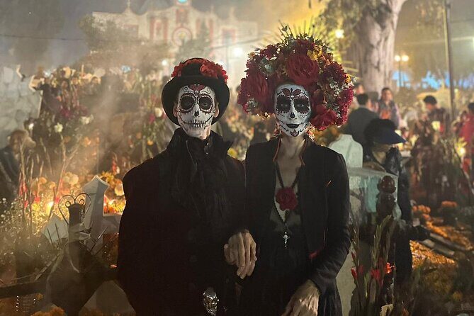 Day of the Dead in Mixquic Visit the Houses and Altars Pantheon - The pantheon visit: a different atmosphere than the street scenes