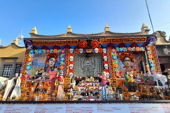 Day of the Dead in Mixquic Visit the Houses and Altars Pantheon - Candle lighting and the crowd factor: the part you should plan for
