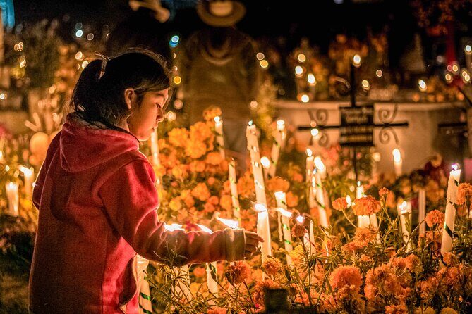 Day of the Dead, Legends & Ghosts Mystery tour - Stop 3: Plaza de la Constitución (El Zócalo) and the legend of the hanged dead