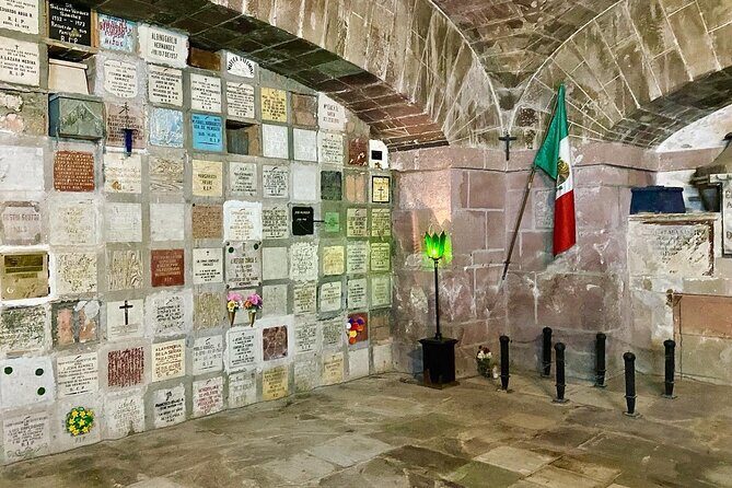 Day of the Dead Walking Tour in San Miguel de Allende - Starting at Coffee Society: easy meeting, quick start