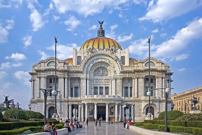 Discover Mexico City: 3-Day Private Guided Tour - Day 1: Teotihuacan pyramids, Guadalupe, and a Centro Histórico walk you can follow