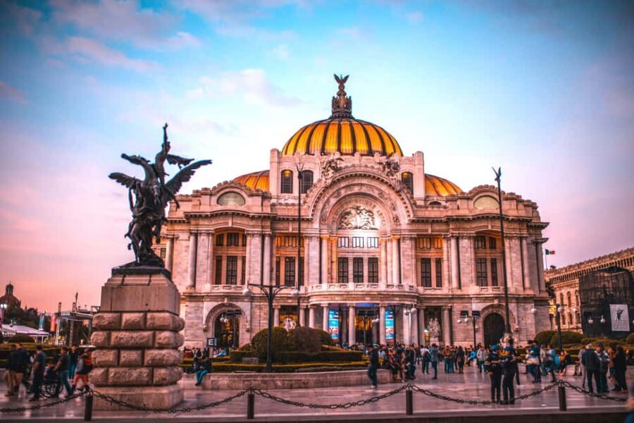 Enjoy the Folkloric Ballet at the Palacio de Bellas Artes - The show itself: 60 minutes of regional dance, myths, and legends