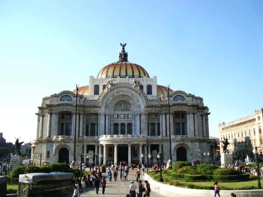 Enjoy the Folkloric Ballet at the Palacio de Bellas Artes - Should you book the Ballet Folklórico at Bellas Artes?