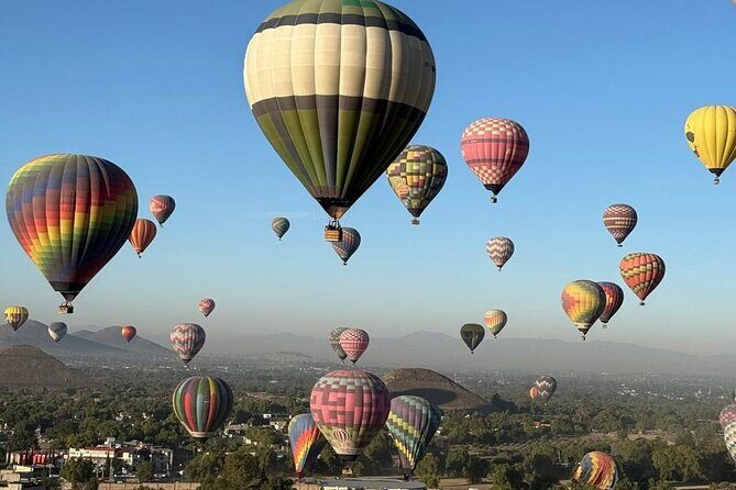 Eternal Experience Balloon flight over the Teotihuacan Pyramids - Guided archaeology time: outdoors, explanations, and climbing the Pyramid of the Moon