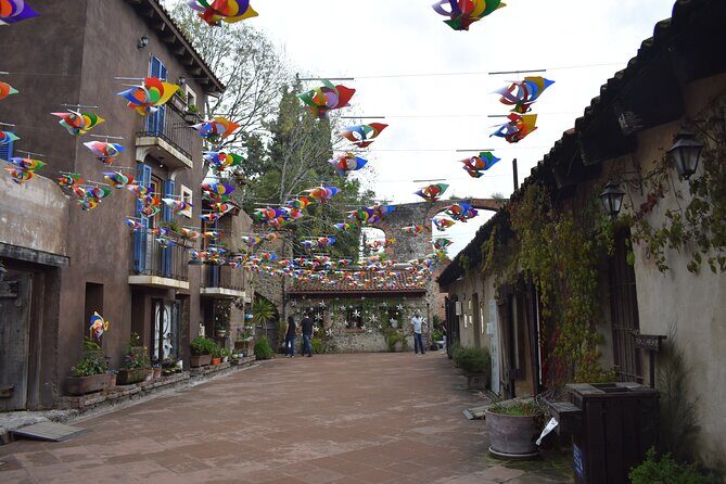Ex hacienda, rancho de lavanda y Val'Quirico (private tour) - Stop 3: Val’Quirico—medieval European-style streets plus real-world food