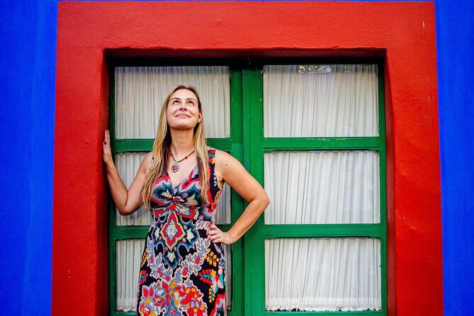 EXCLUSIVE TOUR Frida Kahlo Museum - SMALL GROUPS - Seeing the Neighborhood Angle: Stories Your Eyes Catch Later