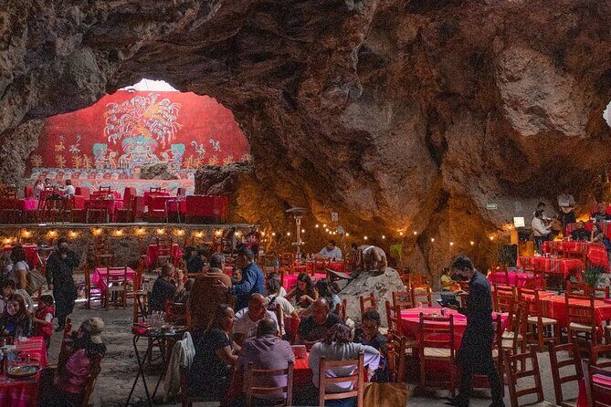Exclusive Tour in Teotihuacan, Breakfast in the Cave and CDMX pick-up - Tlalocan crafts and tequila-agave tastings in Mexico City style