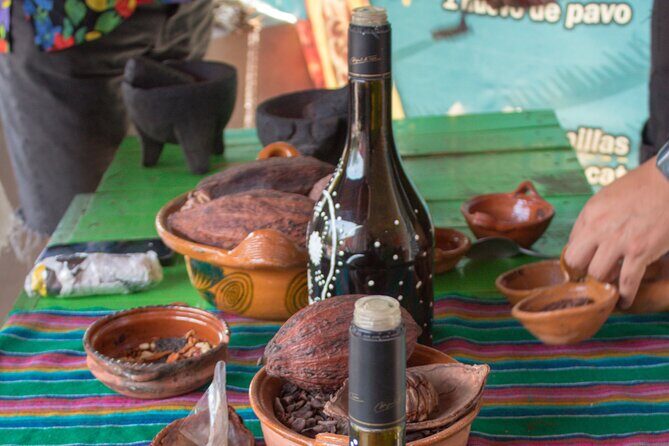 Exclusive Tour in Teotihuacan, Breakfast in the Cave and CDMX pick-up - Taller de Cacao Cacahuatl: chocolate with chili, pozol, and hands-on making