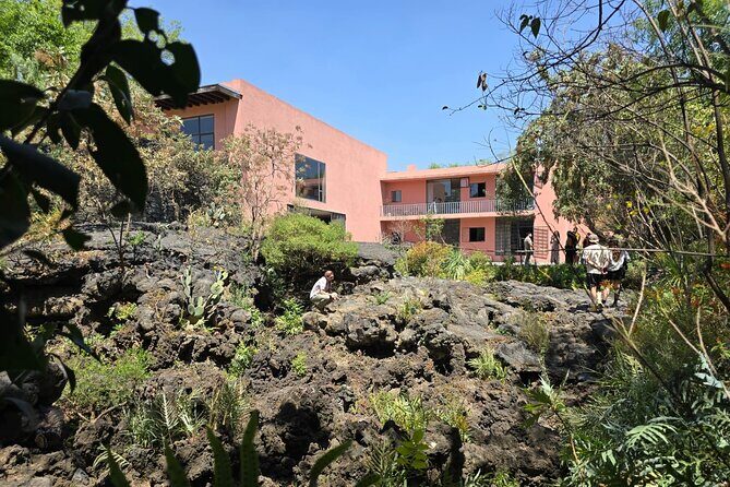 EXCLUSIVE TOUR Luis Barragán Casa Pedregal - small groups - Key highlights you should care about