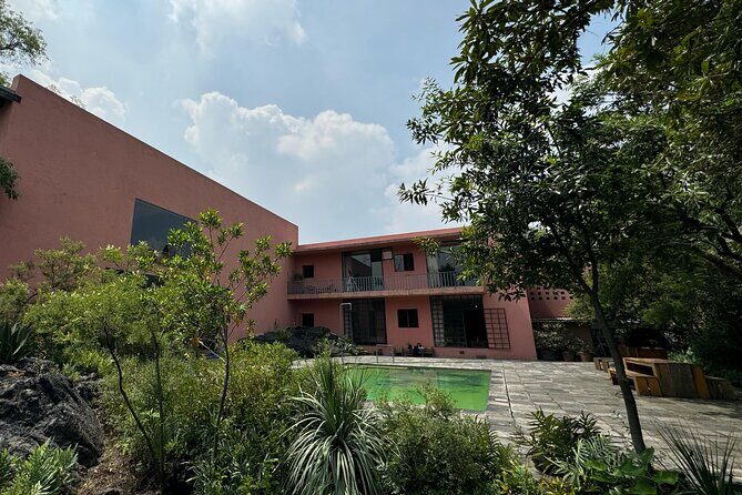 EXCLUSIVE TOUR Luis Barragán Casa Pedregal - small groups - Casa Pedregal: the Barragán house that reads like design