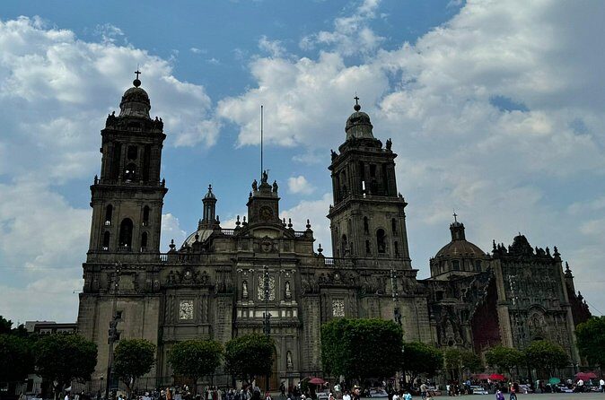 EXCLUSIVE TOUR Metropolitan Cathedral - Small Groups - English guides, small groups, and the story-making that matters