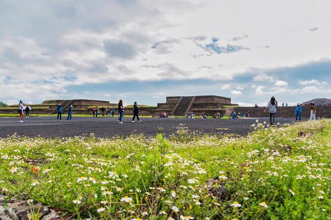 EXCLUSIVE TOUR Teotihuacán - Small Groups - Small group size (up to 15): why it’s a good middle ground