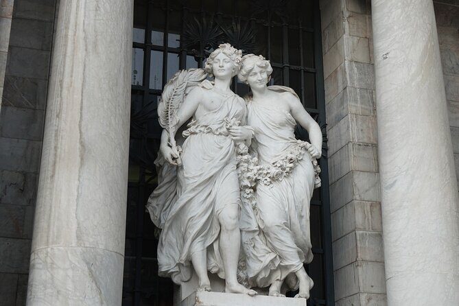 EXCLUSIVE TOUR to Palacio de Bellas Artes - small groups - Meet up at Av. Juárez: how to start smoothly