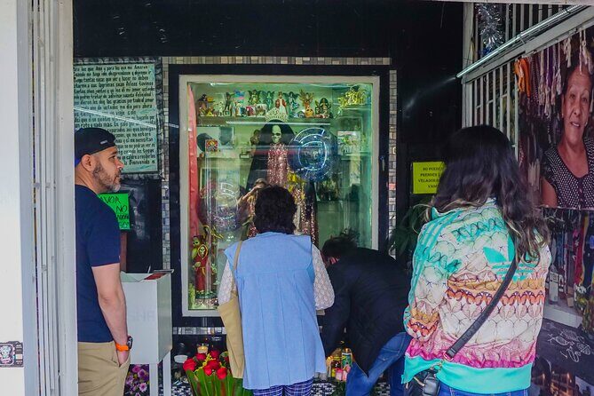 Explore the Barrio Bravo of Tepito with local guides - Stop 1: Tepito streets, micheladas, and food (about 1 hour)