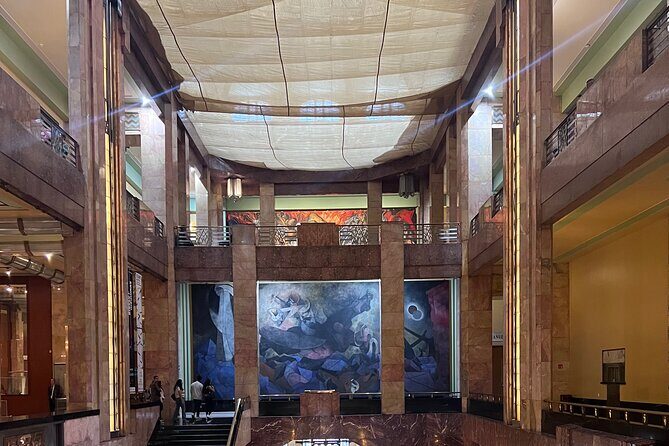 Exploring Mexican Muralism: A Journey through Bellas Artes Palace - Group Size, Pace, and Staying Comfortable During the Route