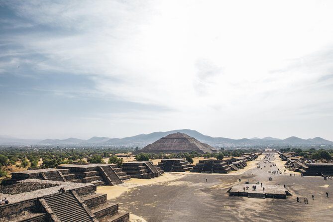 Express Tour to Teotihuacan Pyramids. Be the first to arrive! - Pyramid of the Sun: Views, Stairs, and a Real-World Warning