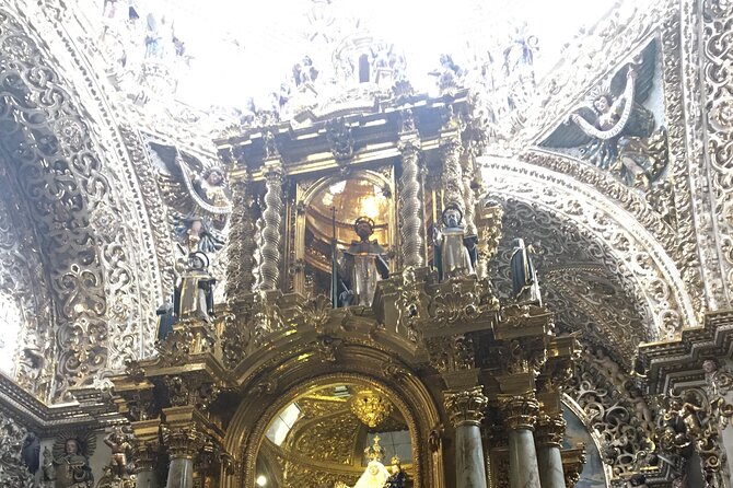 Flavors of Puebla: a culinary journey through history - Stop 3: Biblioteca Palafoxiana and old documents you can actually picture