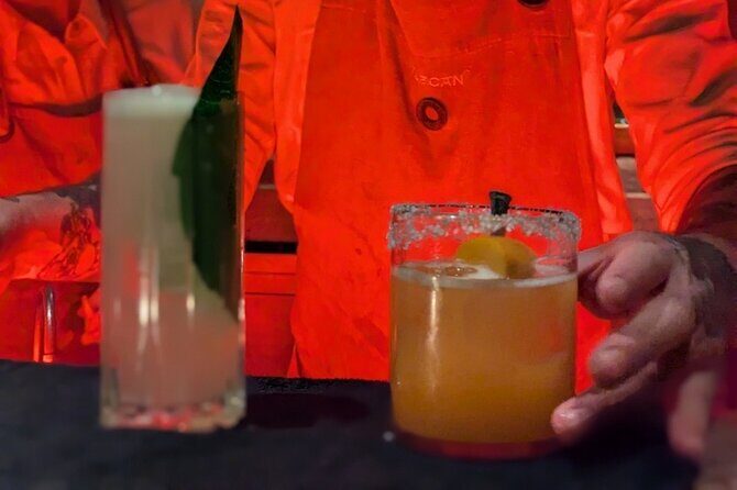 Flavors of the past: A Pre-Hispanic drink tour in Mexico city. - Los Insurgentes Pulquería: When the Night Gets Mezcal-Focused