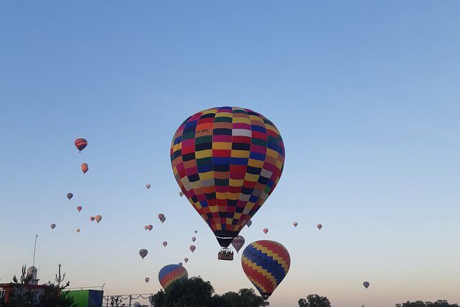 Flight in Globe, visit archaeological area, breakfast and transport - Balloon Over Teotihuacan: the 1-hour ride that changes everything