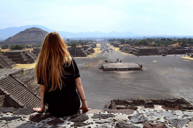 Flight + Transportation + Breakfast + Tour and Pyramid Ascent. - Teotihuacan with a certified guide: pyramids, museum stop, and the Moon Pyramid climb