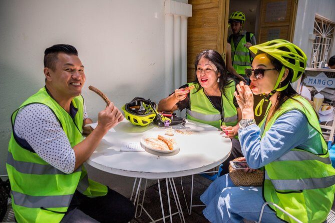 Foodie Lovers And Trendy CDMX E-bike Tour - A 4-hour Mexico City ride that starts at Reforma