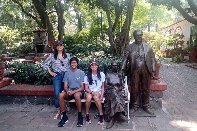 Frida Kahlo Museum Tour: A Journey Through Art and Legacy - How the Guide Changes the Whole Day
