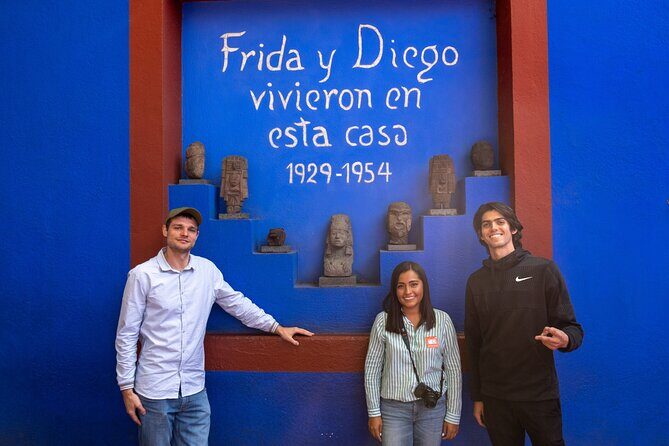 Frida Kahlo Museum Tour: A Journey Through Art and Legacy - Plaza Hidalgo Walk: Frida’s Streets Before You Enter the Houses