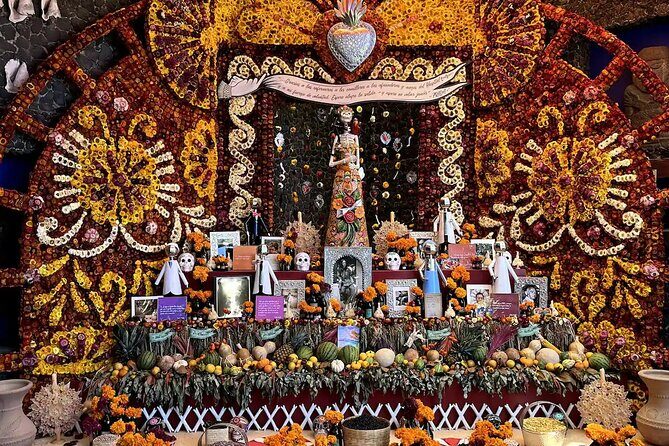 Frida Kahlo VIP-Walk, Market and Churros Museum Tickets Included - Coyoacán First: Plaza La Conchita sets the tone