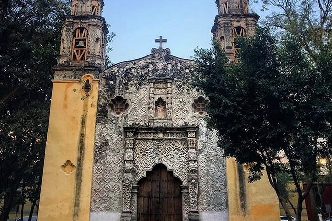 Frida's Heart Guided Biking Tour in Coyoacán - What you get for $88.01: bike, snacks, and included sights