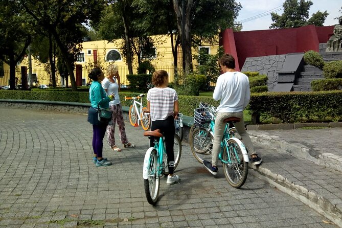 Frida's Heart Guided Biking Tour in Coyoacán - Snacks on the tour: budget-friendly energy for the day