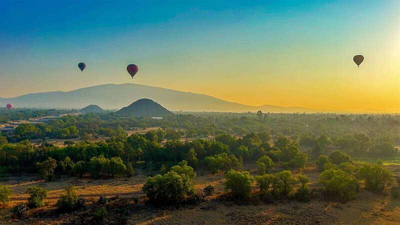 From CDMX: Hot air balloon ride, guided visits to Teotihuacan and Guadalupe - From Angel of Independence to Teotihuacan: a long day done right