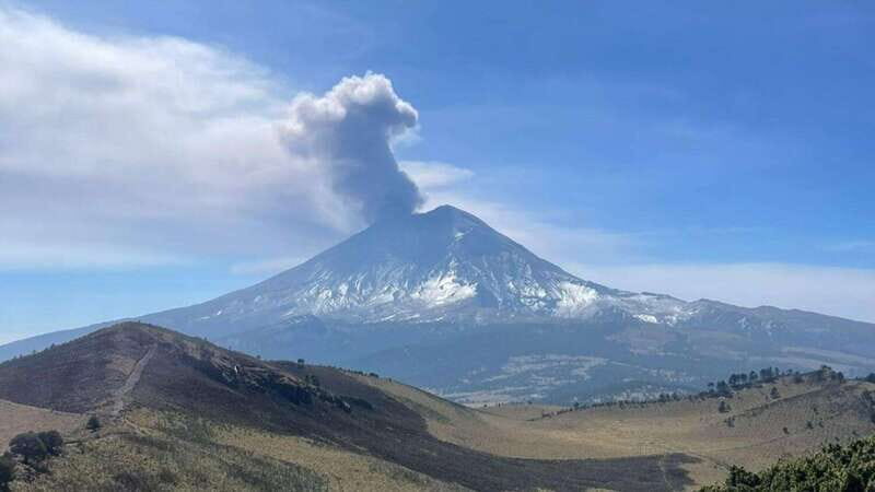 From CDMX: Trekking to Iztaccihuatl Volcano accompanied by a mountaineer - The “4300 meters” moment: breathing, pace, and why your shoes matter
