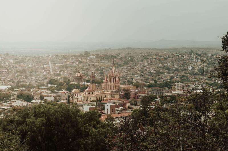 From Guanajuato: Dolores Hidalgo and San Miguel Public Tour - Shop Stops: Liqueurs, Preserves, and Jewelry (and How They Affect Your Time)