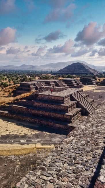 From Mexico City: Expedition with Early Access to Teotihuacan - Skipping the hassle: express security and morning timing at Teotihuacan